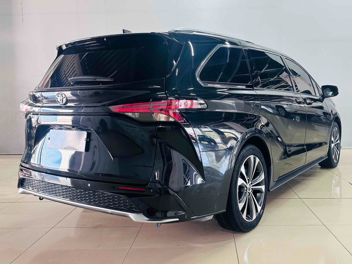 Toyota Granvia 2023 immagine di auto #5