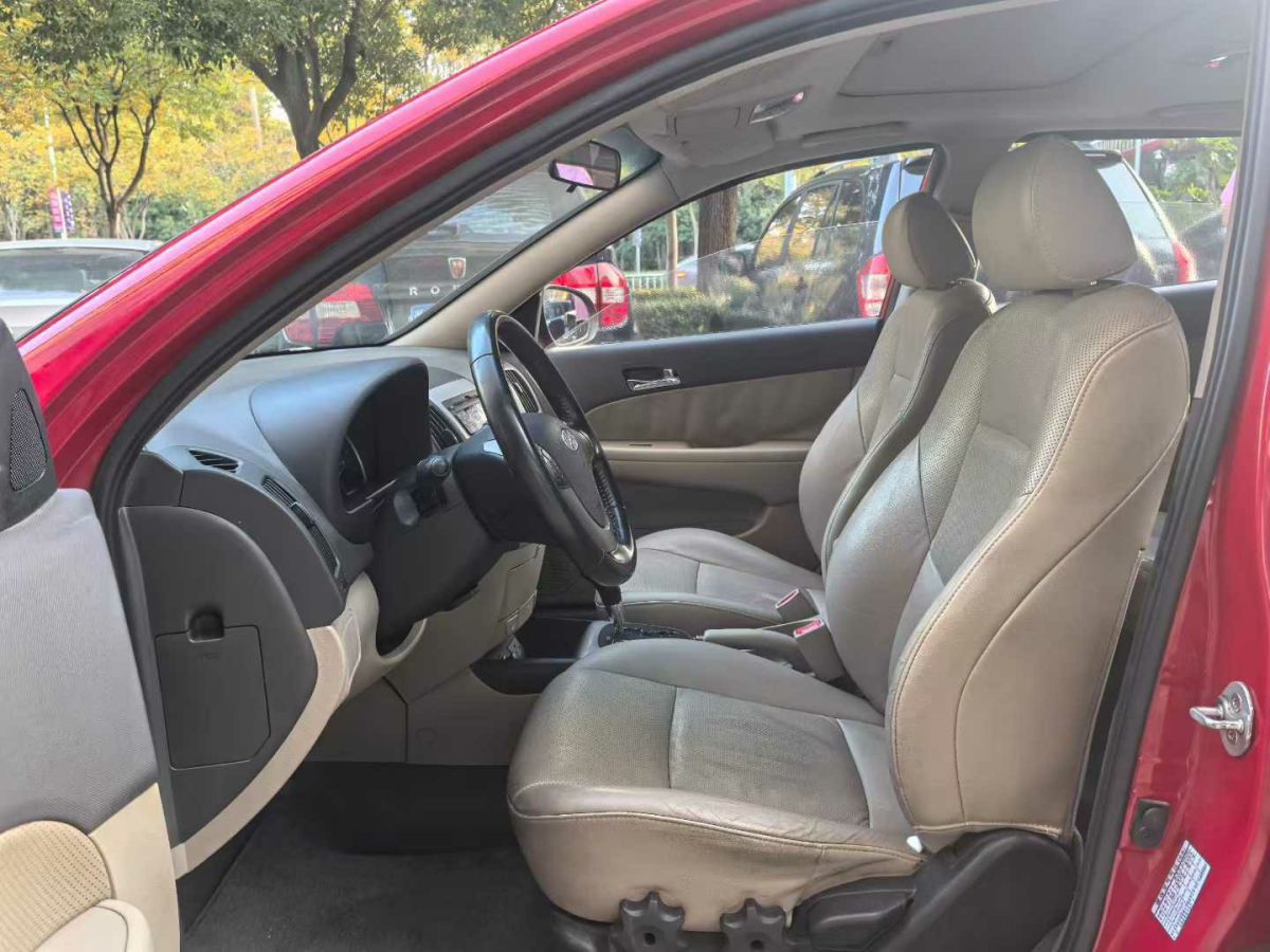 Hyundai i30 2010 #5 Hyundai i30 2010 car image #5