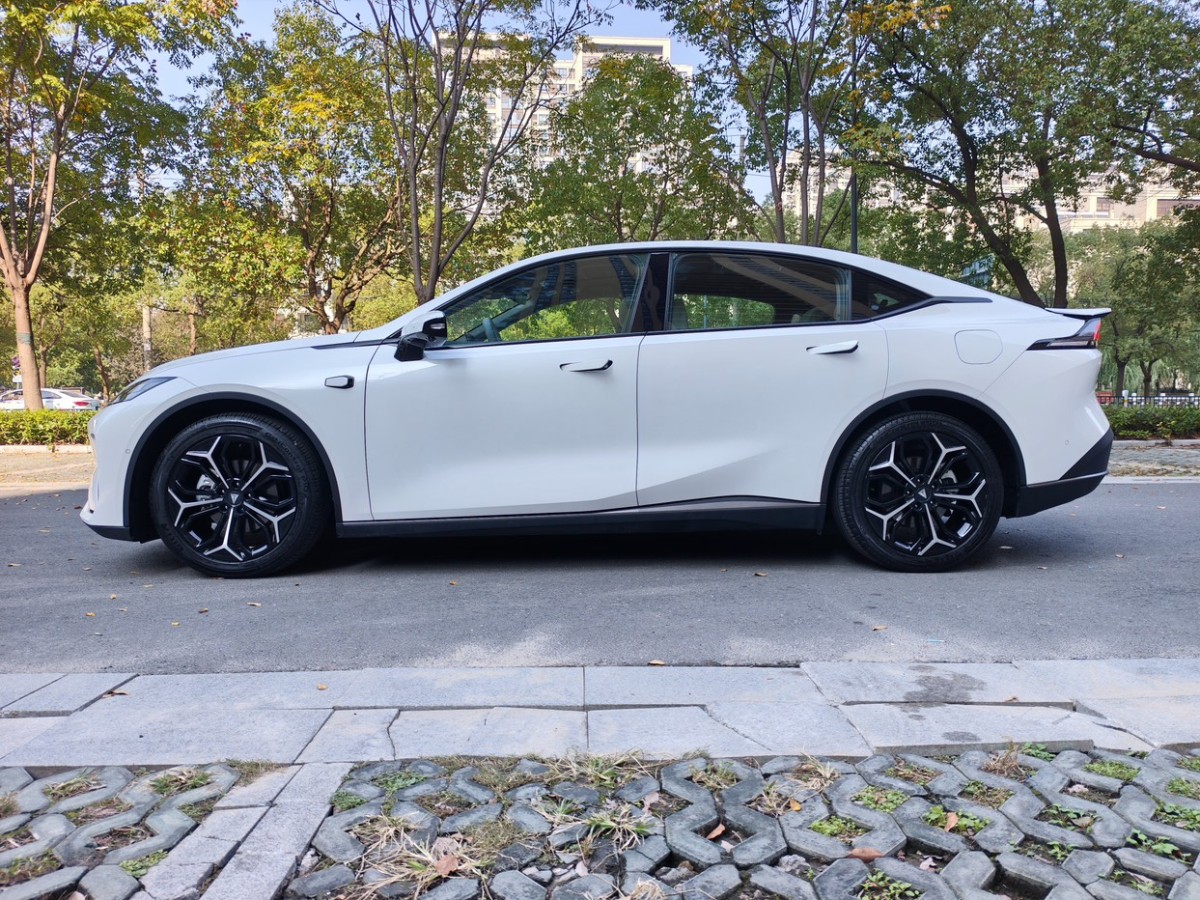 Deepal L07 2024 #5 Deepal L07 2024 car image #5