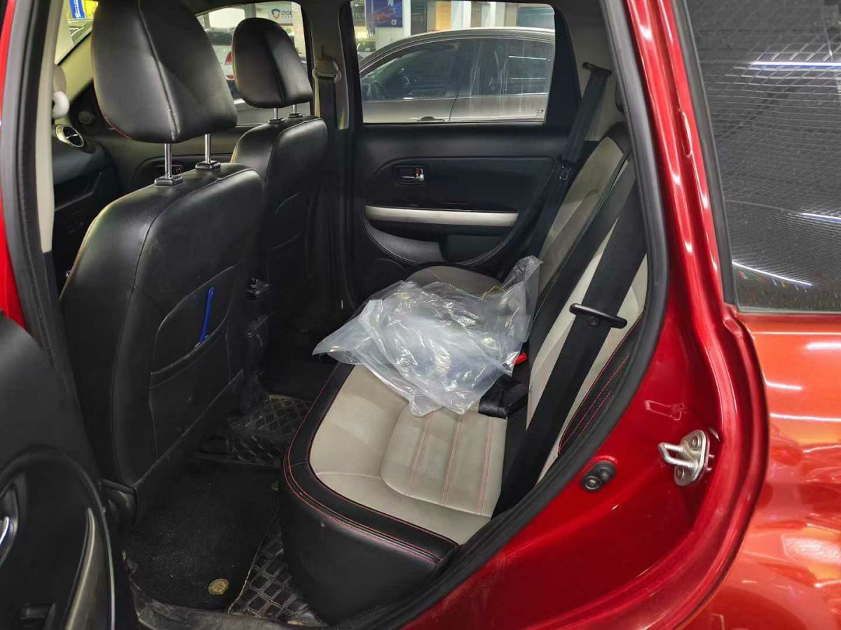 Great Wall M4 2013 صورة سيارة #5