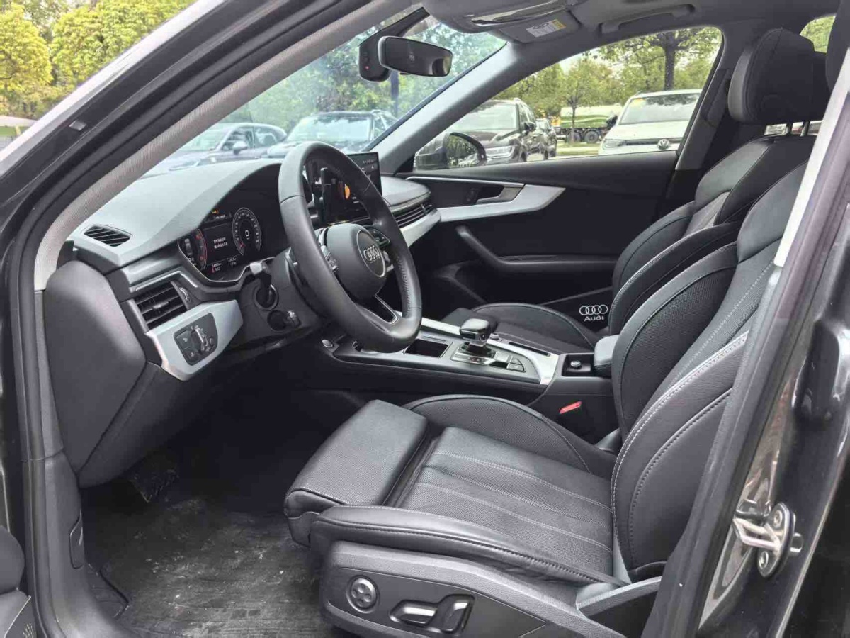 Audi A4 2021 car image #5