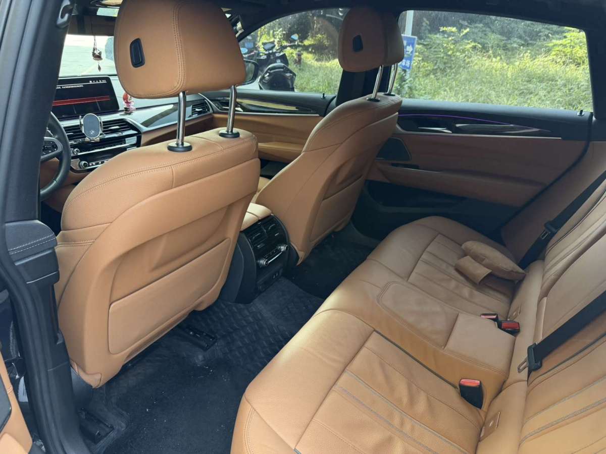 BMW 6 Series GT 2024 #5 BMW 6 Series GT 2024 car image #5