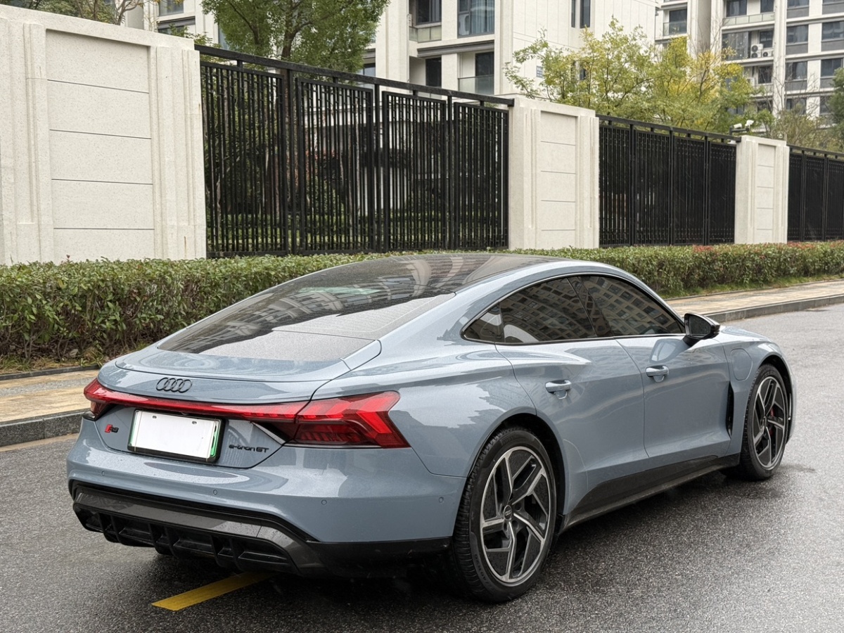 Audi RS e-tron GT 2024 immagine di auto #5