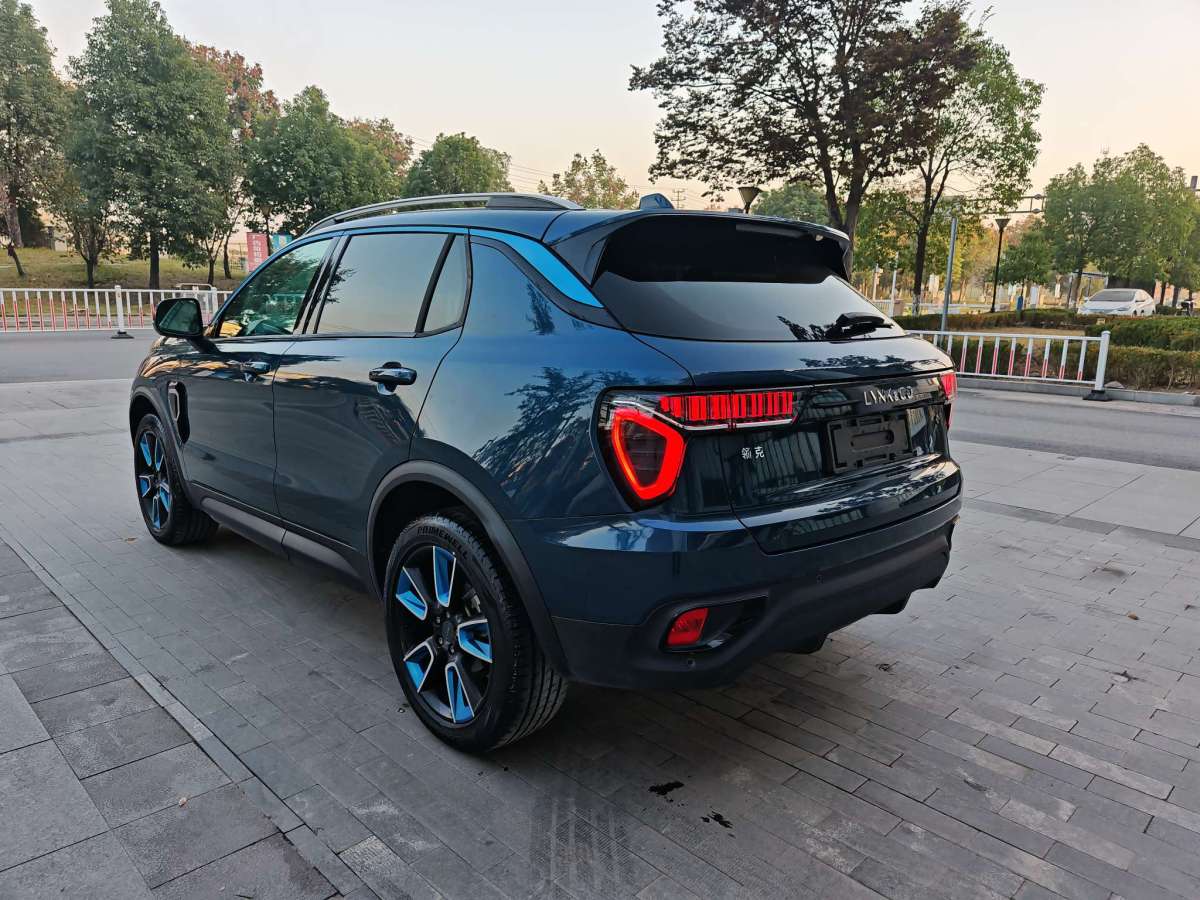 Lynk & Co 01 2019 car image #5