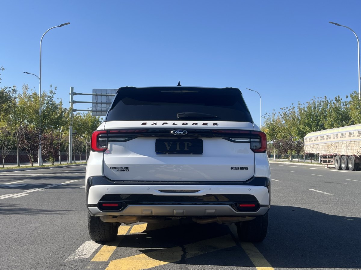Ford Explorer 2025 immagine di auto #5