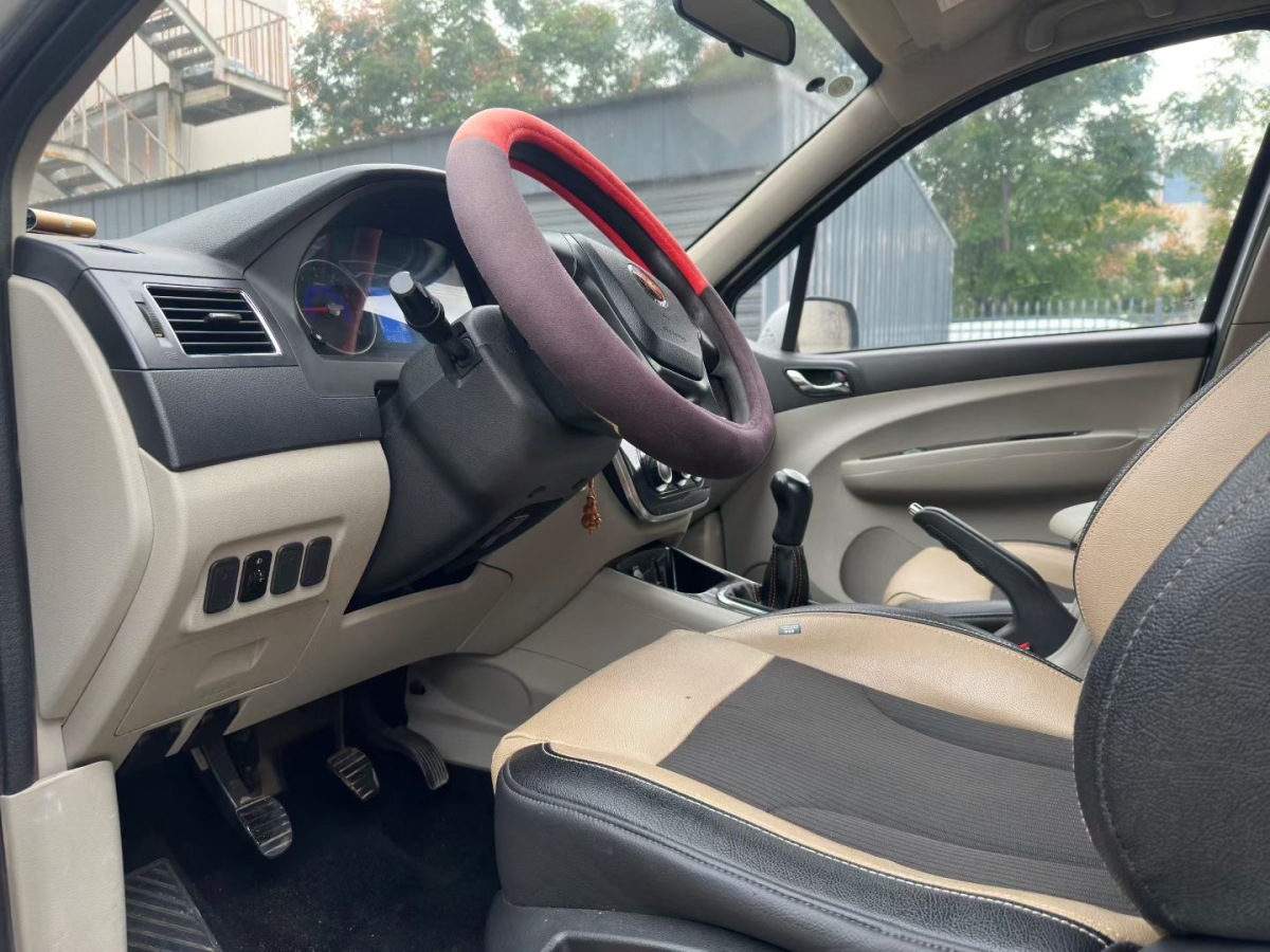 Forthing JOYEAR X3 2016 #5 Forthing JOYEAR X3 2016 صورة سيارة #5