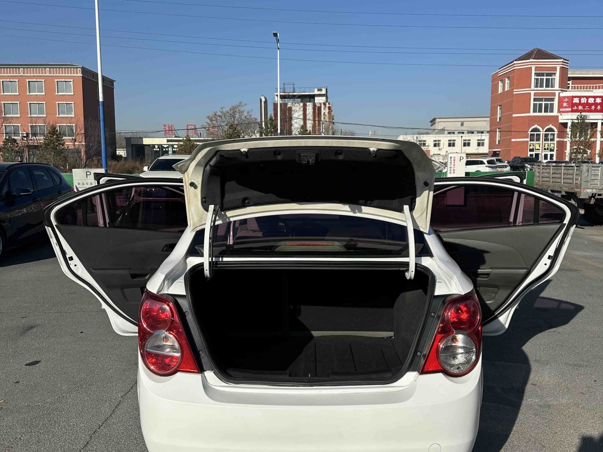 雪佛兰 爱唯欧 2014 汽车图片 #5