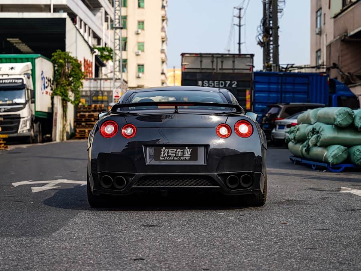 日产 日产GT-R 2010 汽车图片 #5