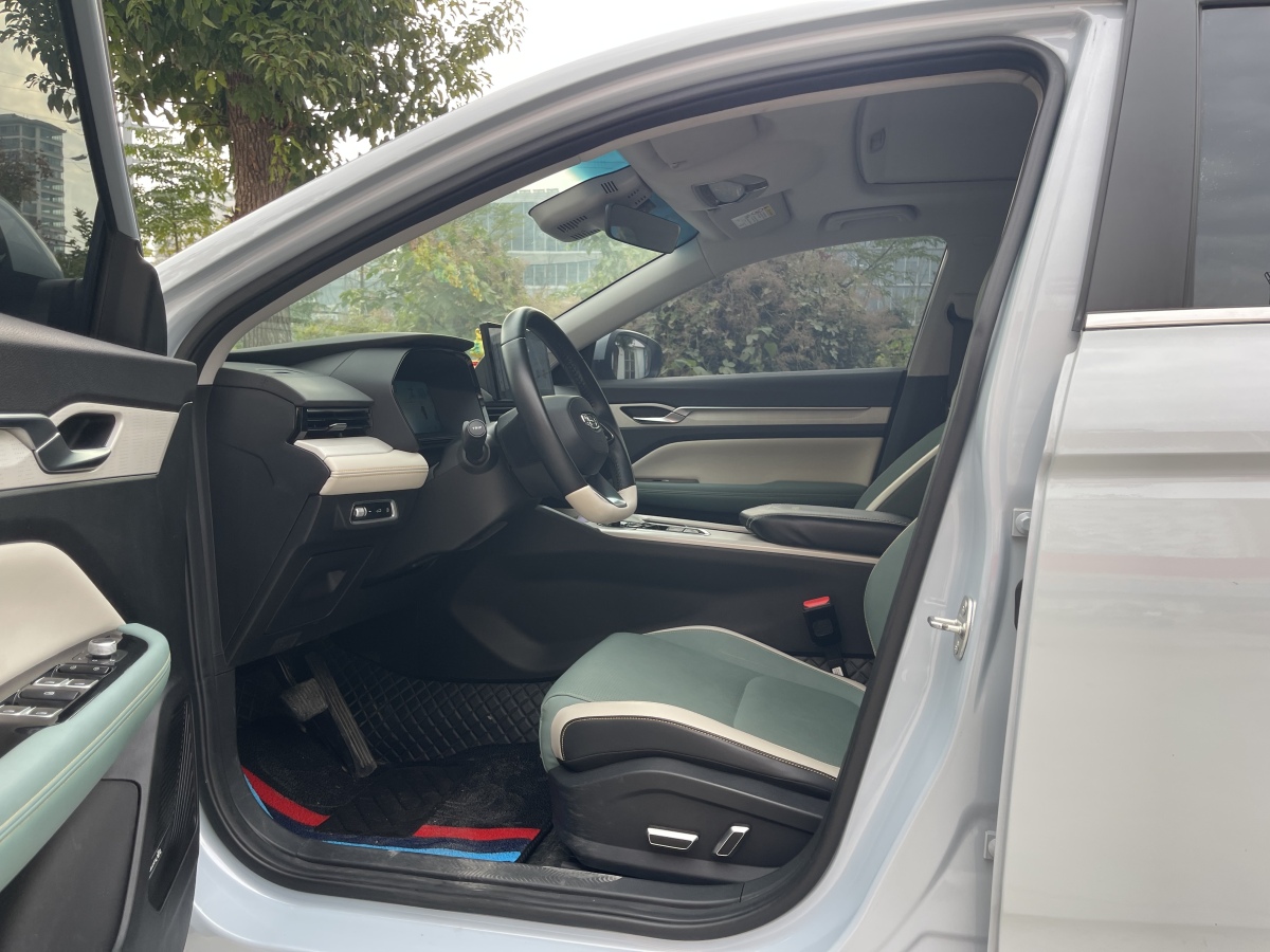 GEELY 2023 #5 GEELY 2023 car image #5