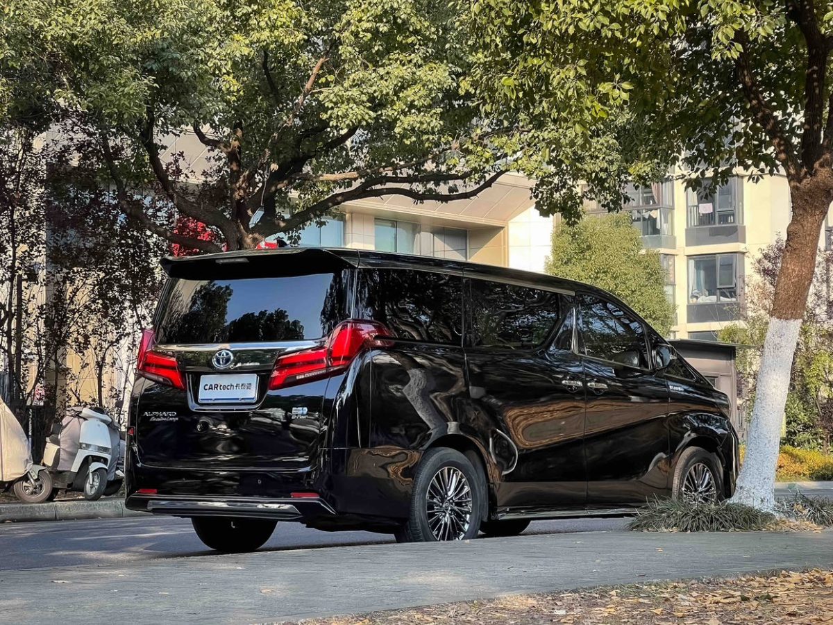 Toyota Alphard 2023 изображение автомобиля #5