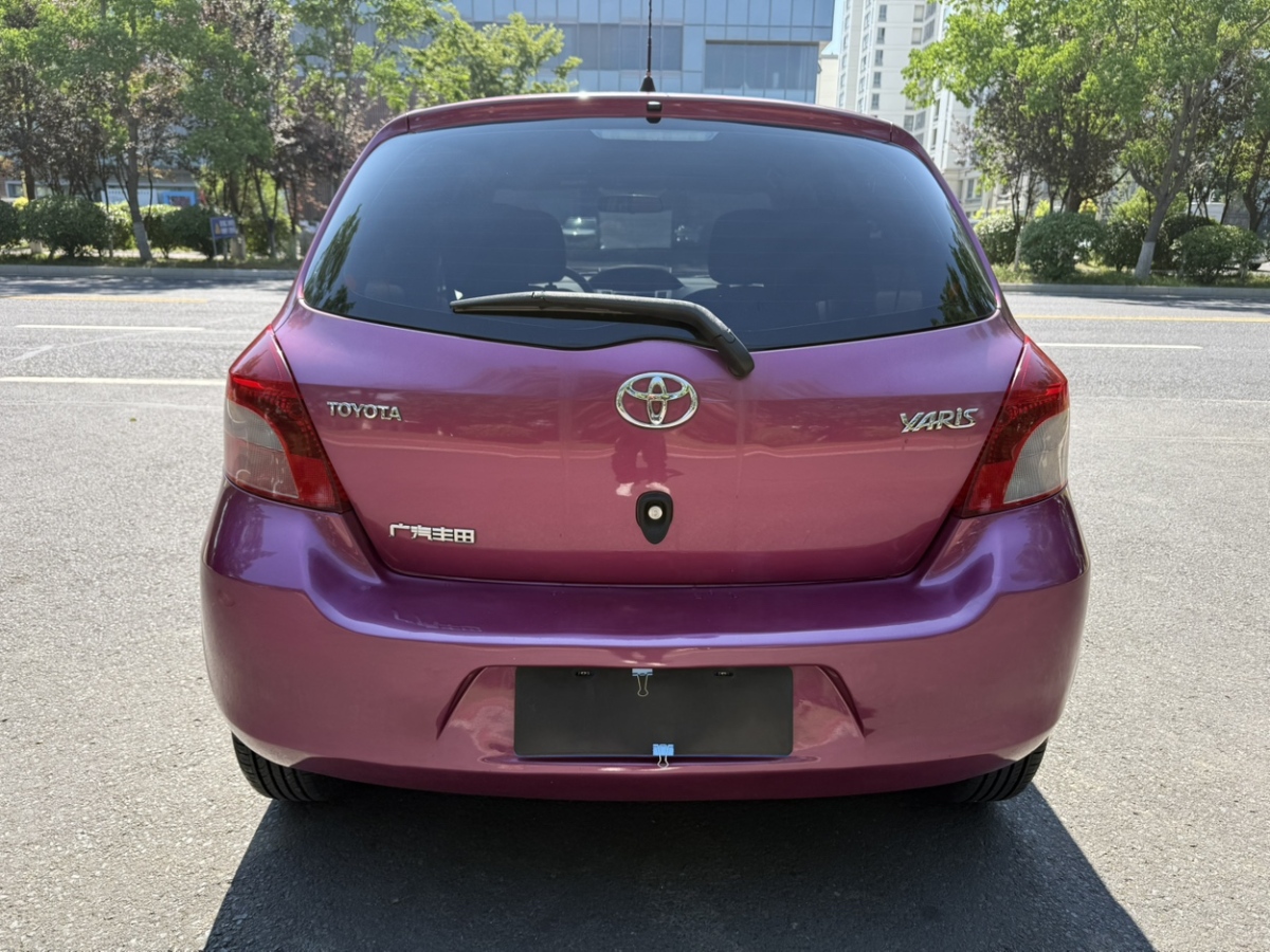 Toyota Yaris 2011 #5 Toyota Yaris 2011 car image #5