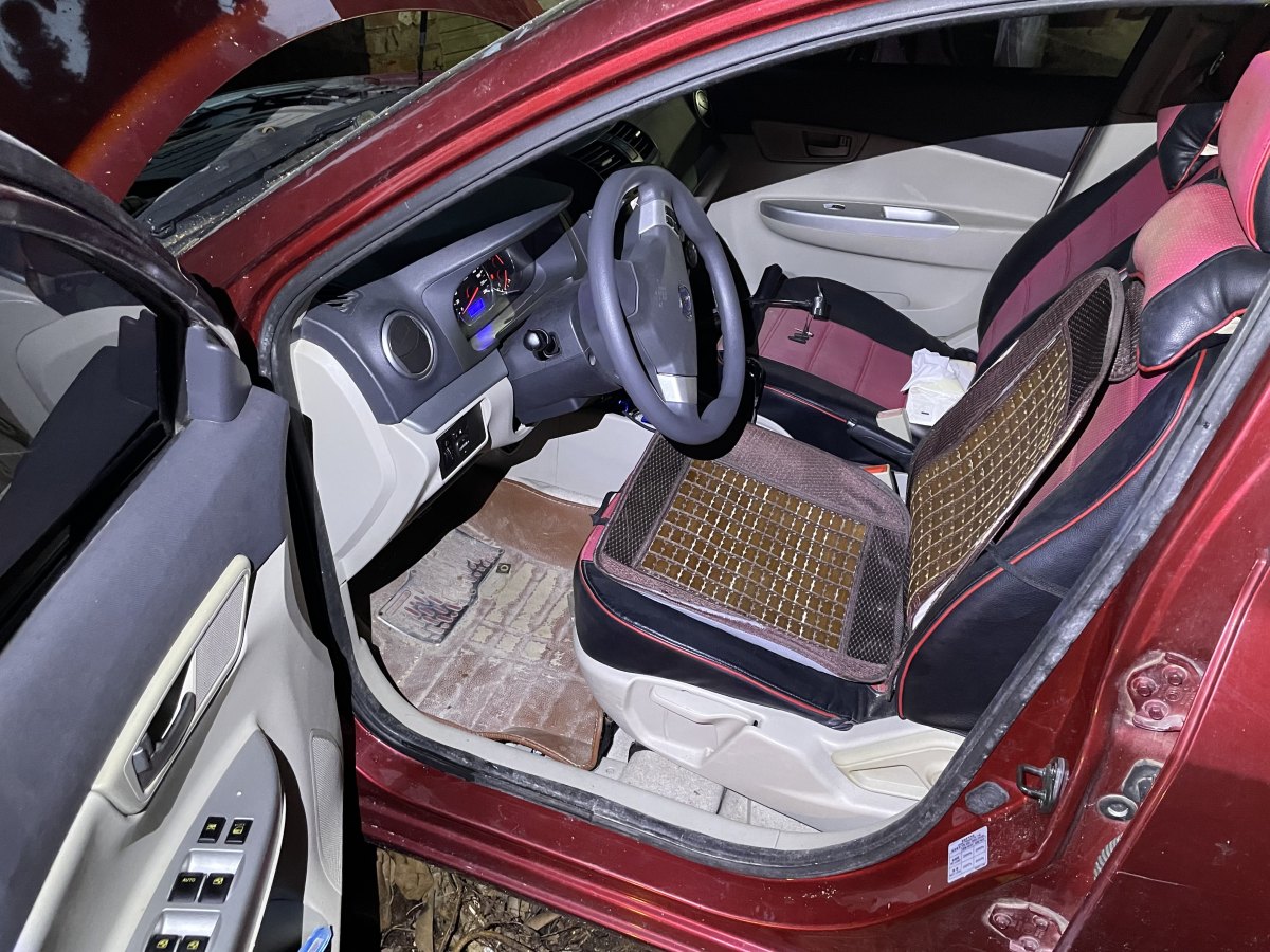 Changan Alsvin V5 2015 car image #5