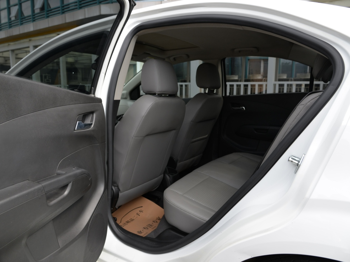 雪佛兰 爱唯欧 2011 汽车图片 #5