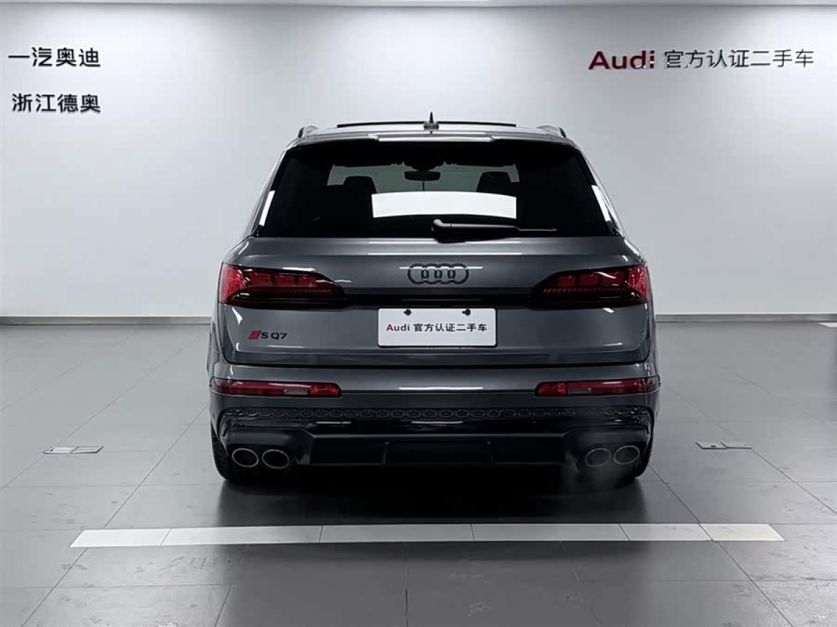 Audi SQ7 2024 car image #5