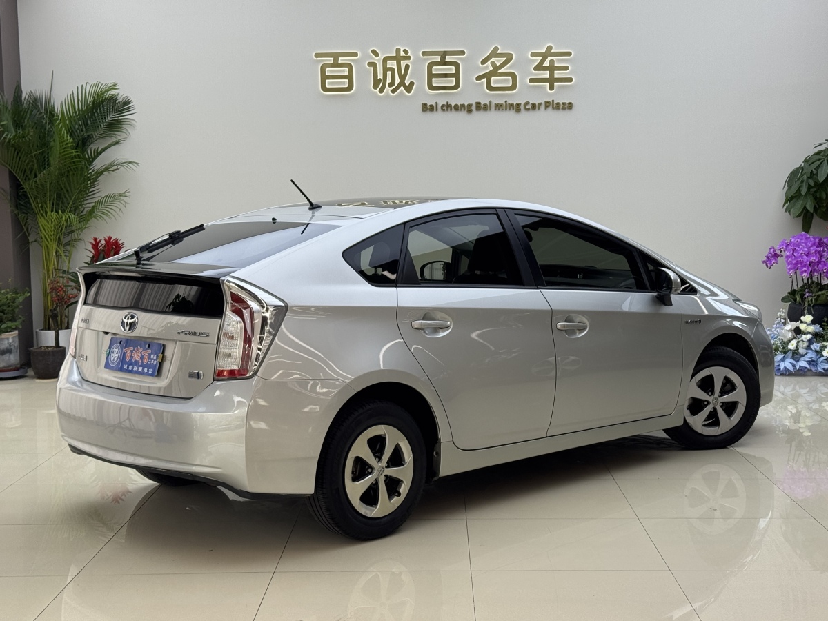 Toyota Prius 2014 immagine di auto #5