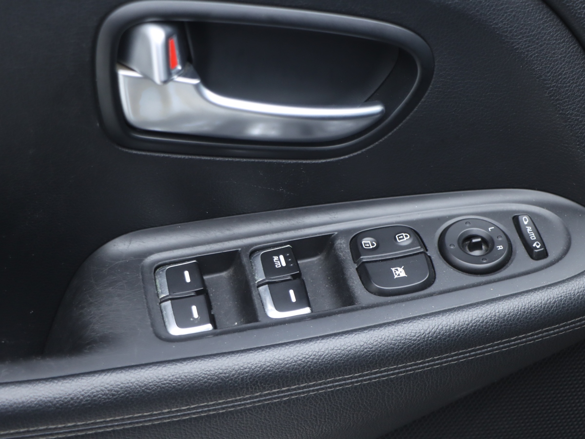 起亚 佳乐 2016 汽车图片 #5