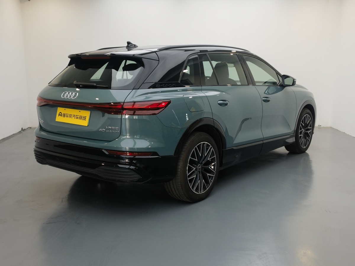 Audi Q5 e-tron 2023 صورة سيارة #5