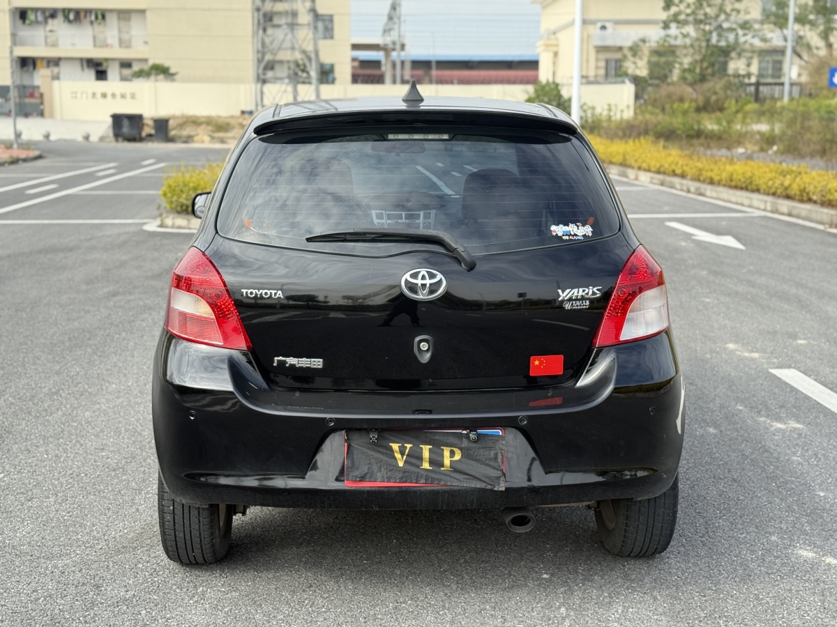 Toyota Yaris 2010 car image #5