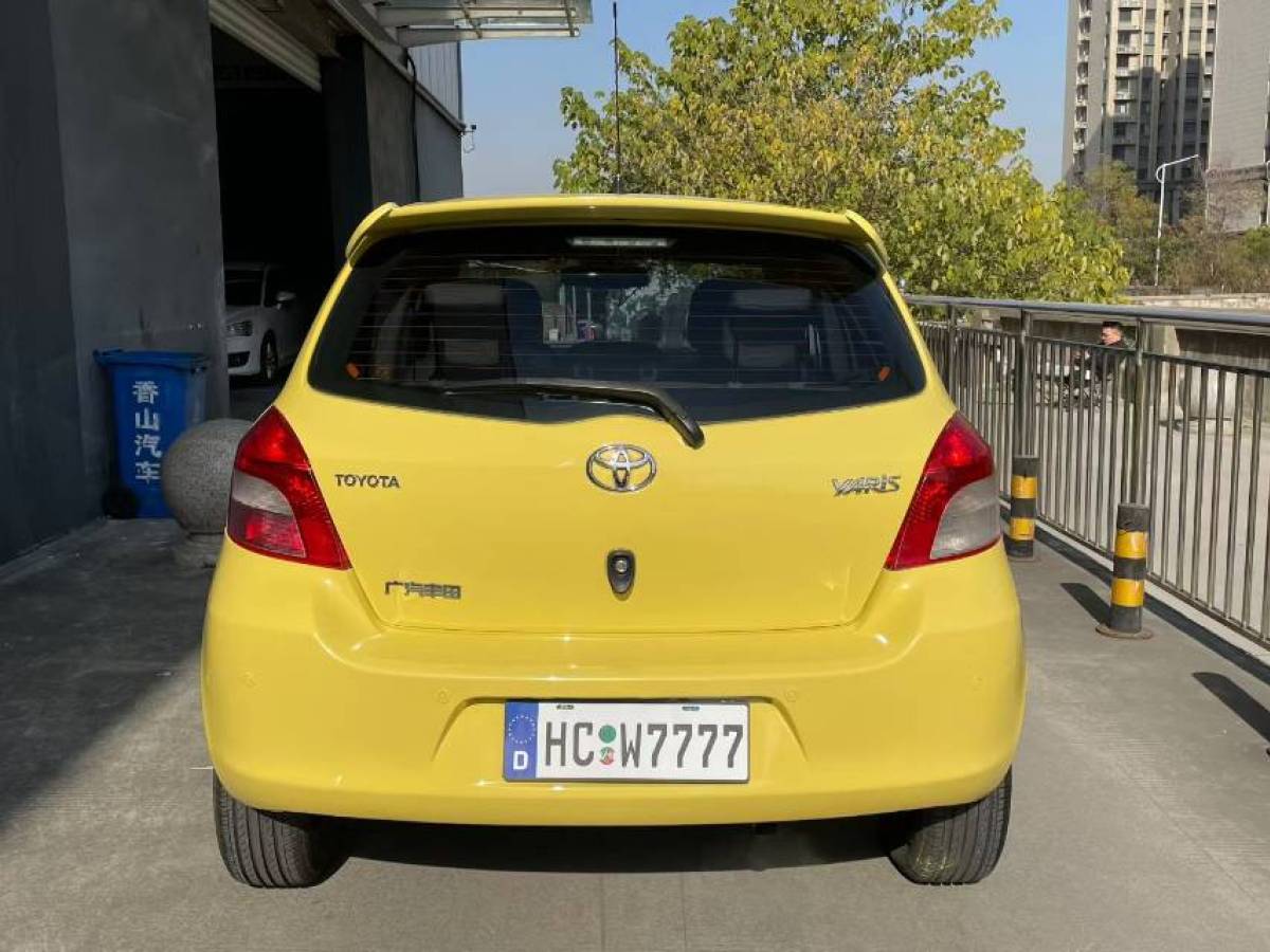 Toyota Yaris 2011 imagen de coche #5