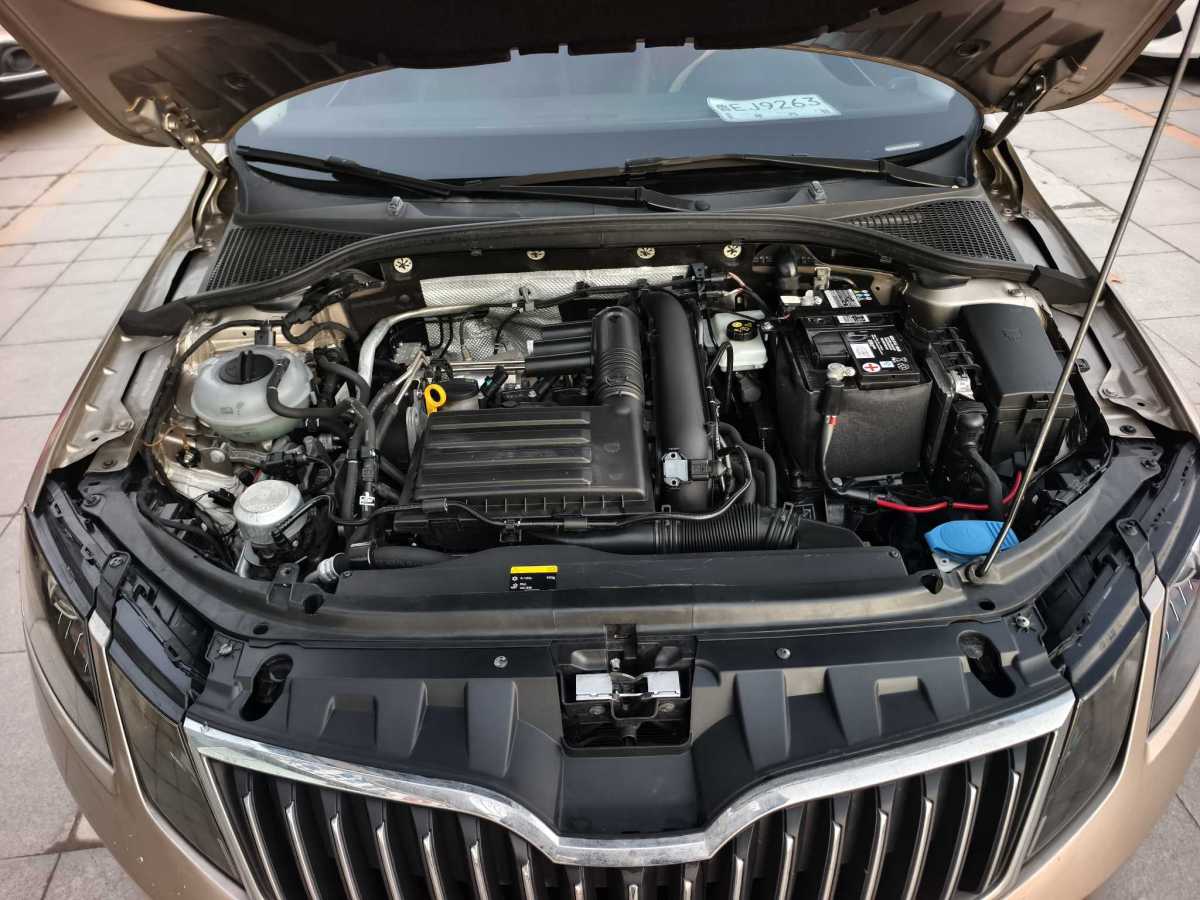 Skoda Octavia 2019 car image #5