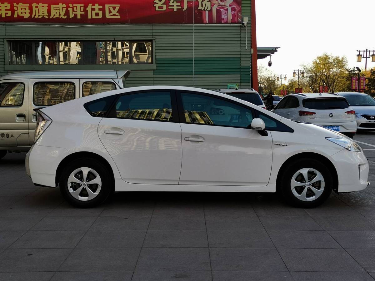 Toyota Prius 2015 car image #5