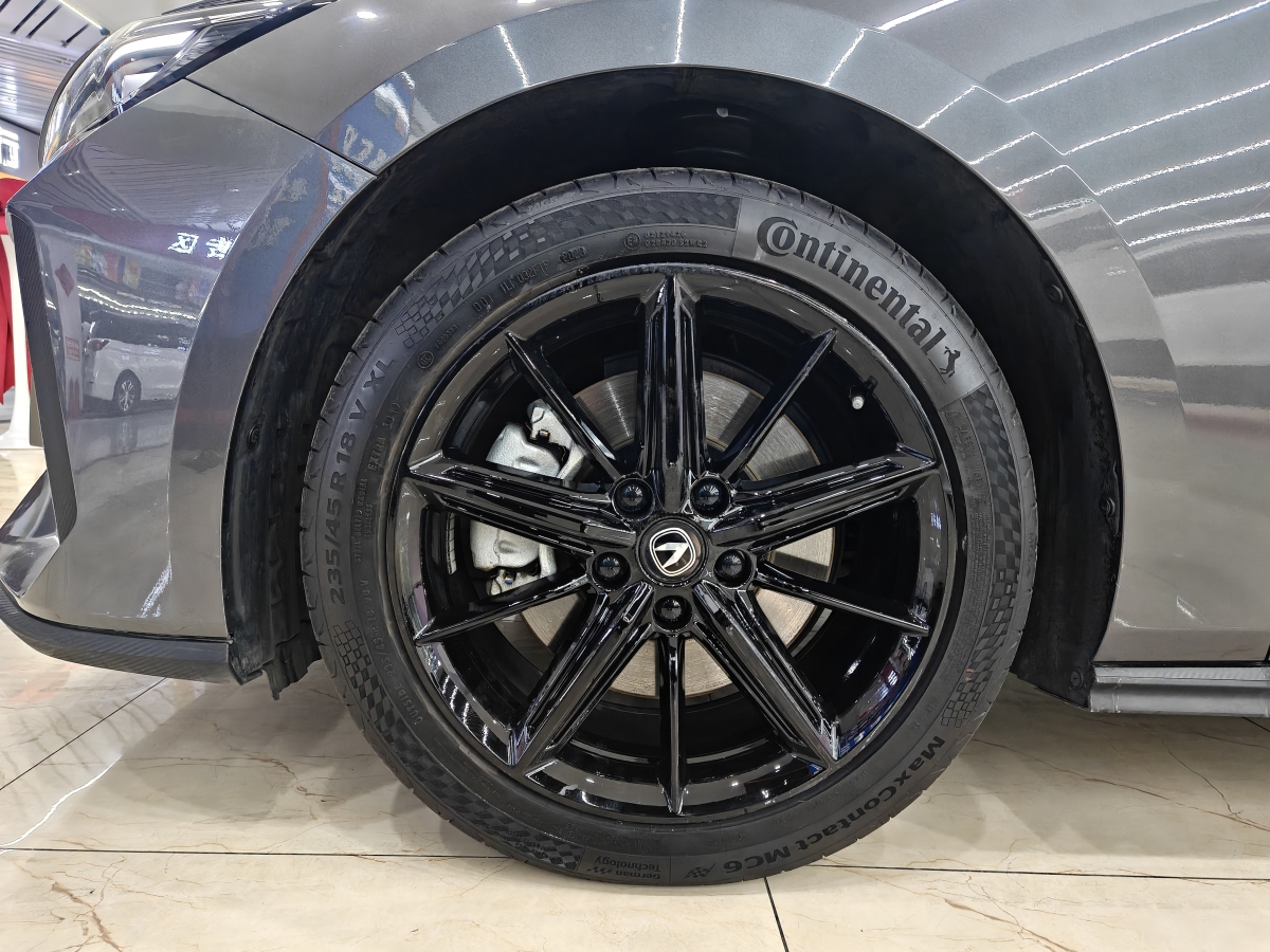 Changan UNI-V iDD 2023 #5 Changan UNI-V iDD 2023 immagine di auto #5