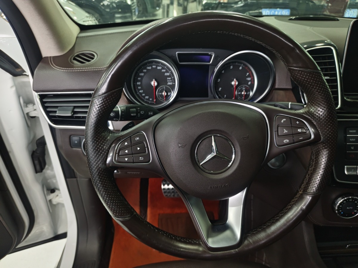 Mercedes-Benz GLE Class 2018 car image #5