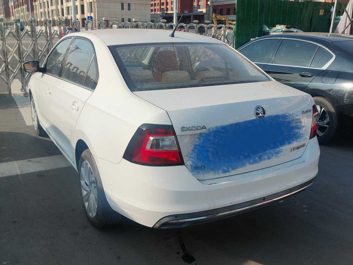 Skoda Rapid 2018 car image #5