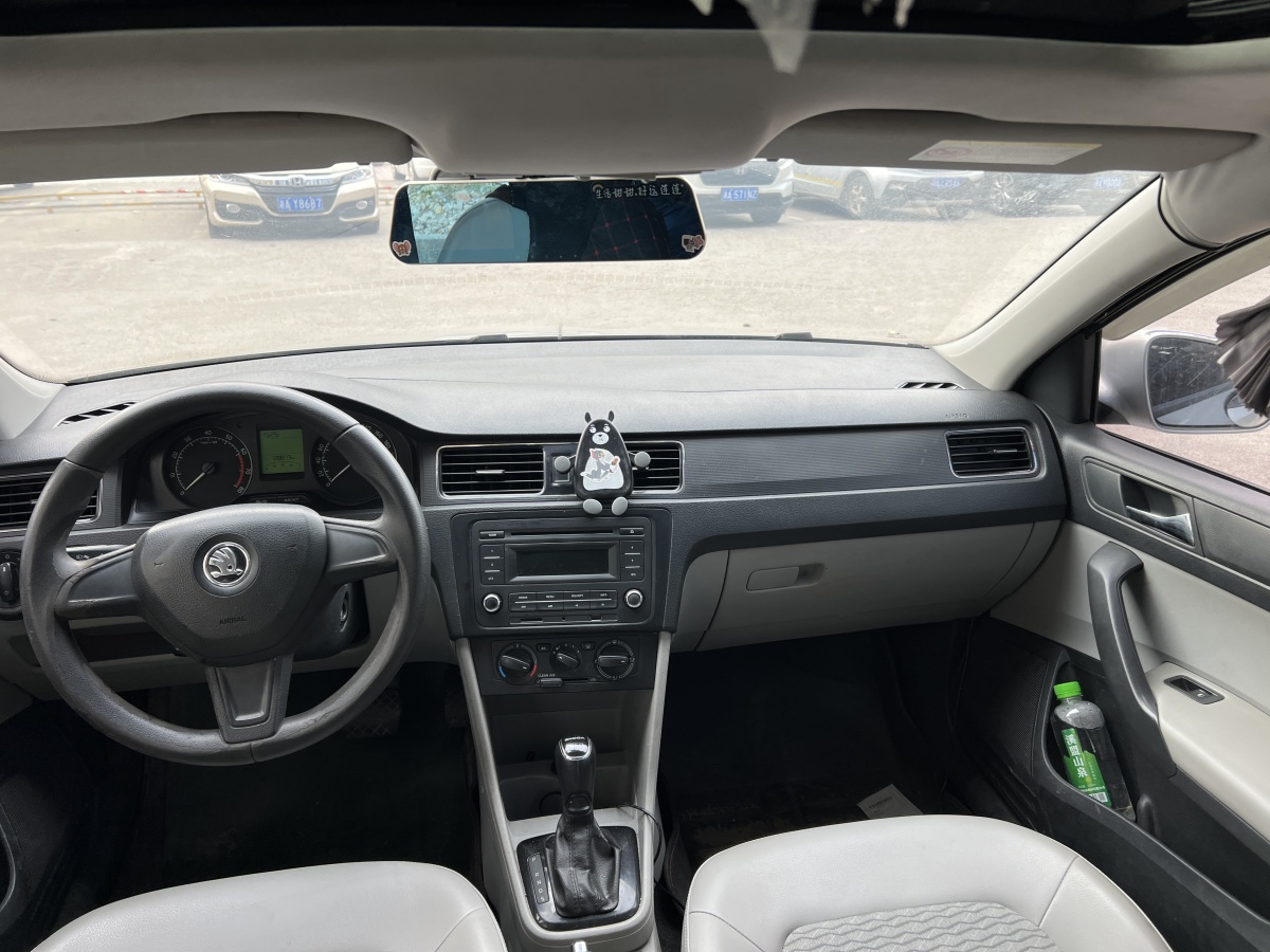 Skoda Rapid 2016 imagen de coche #5
