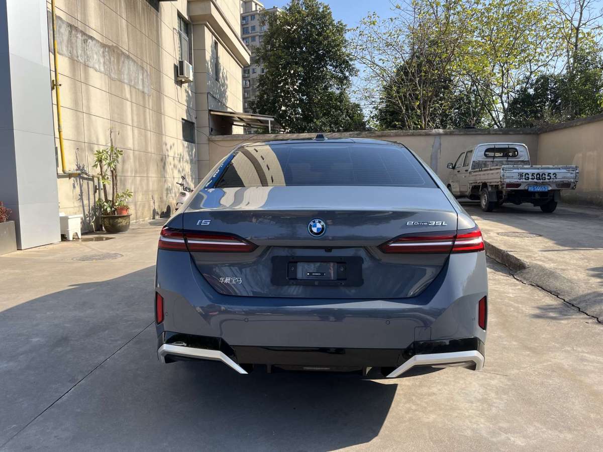 BMW i5 2025 #5 BMW i5 2025 car image #5