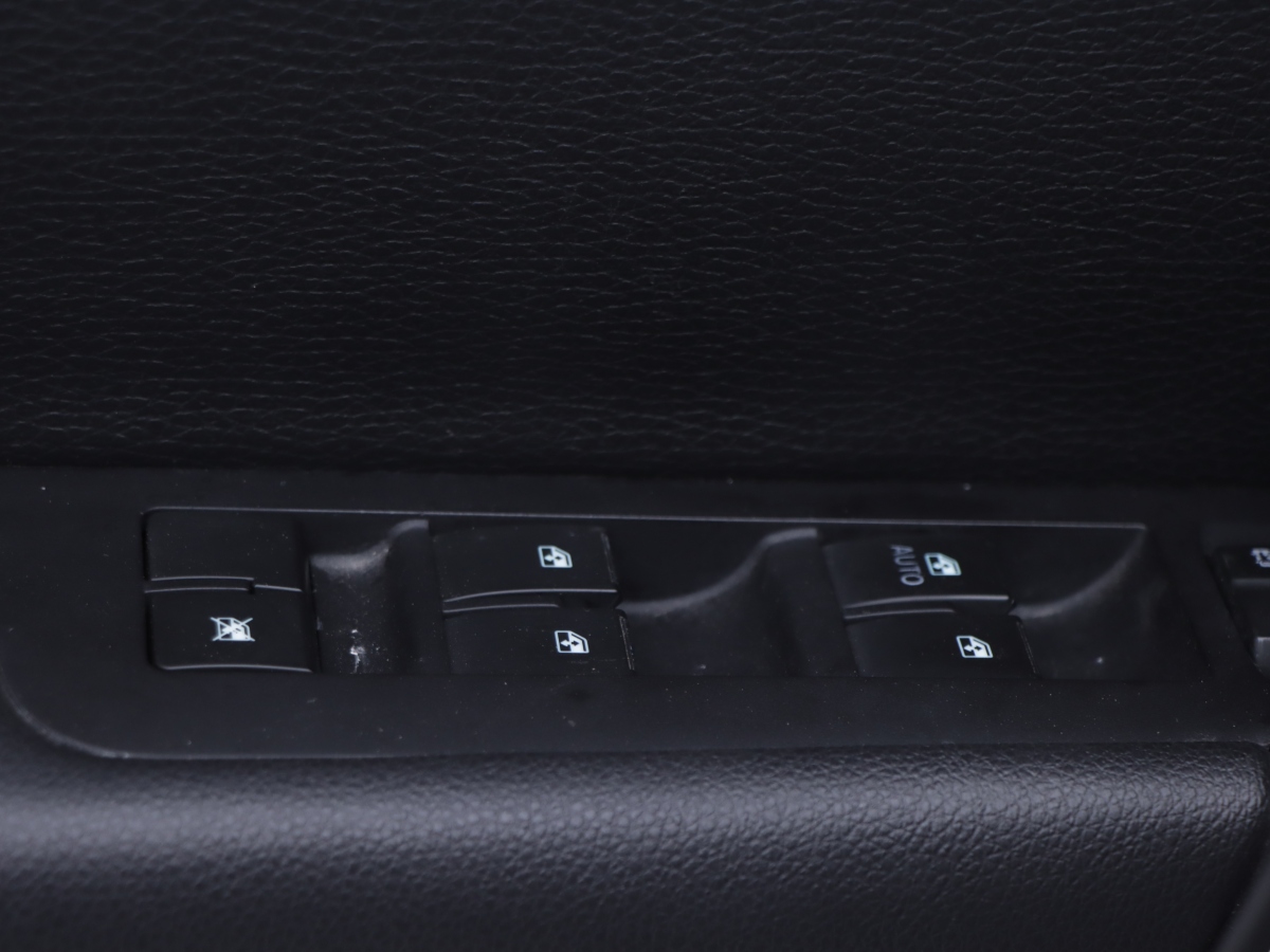 Chevrolet Captiva 2012 car image #5