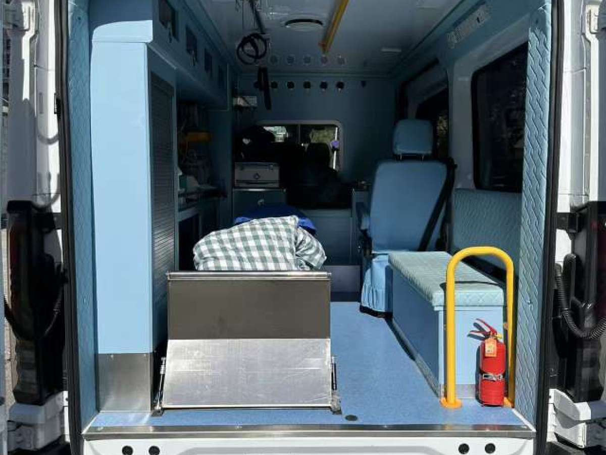 Ford Transit T8 2024 car image #5