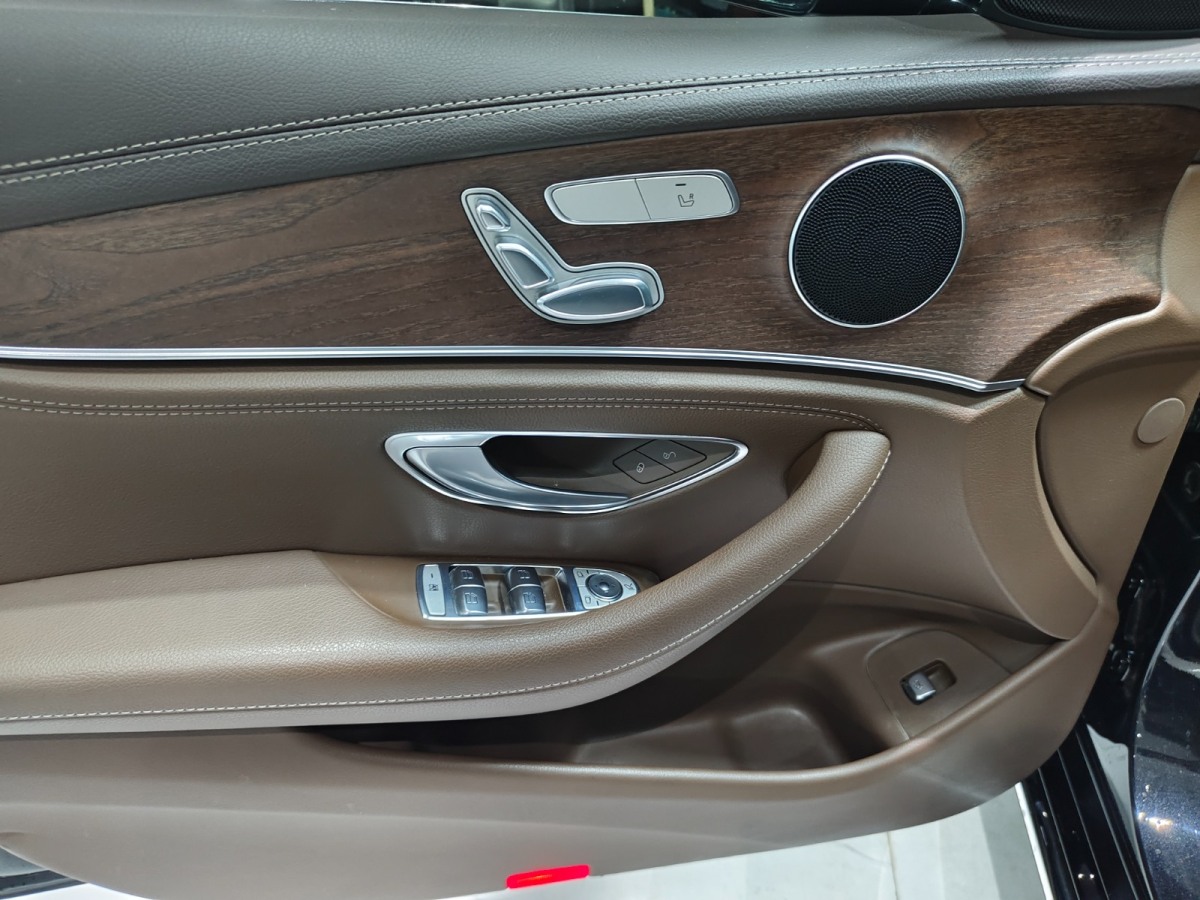 Mercedes-Benz 2023 car image #5