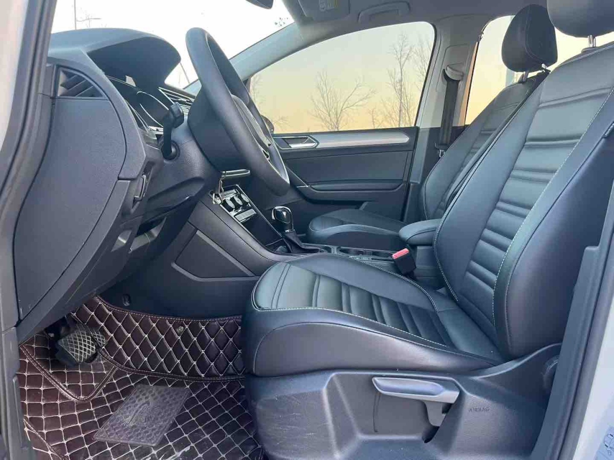 Volkswagen Touran 2017 #5 Volkswagen Touran 2017 car image #5