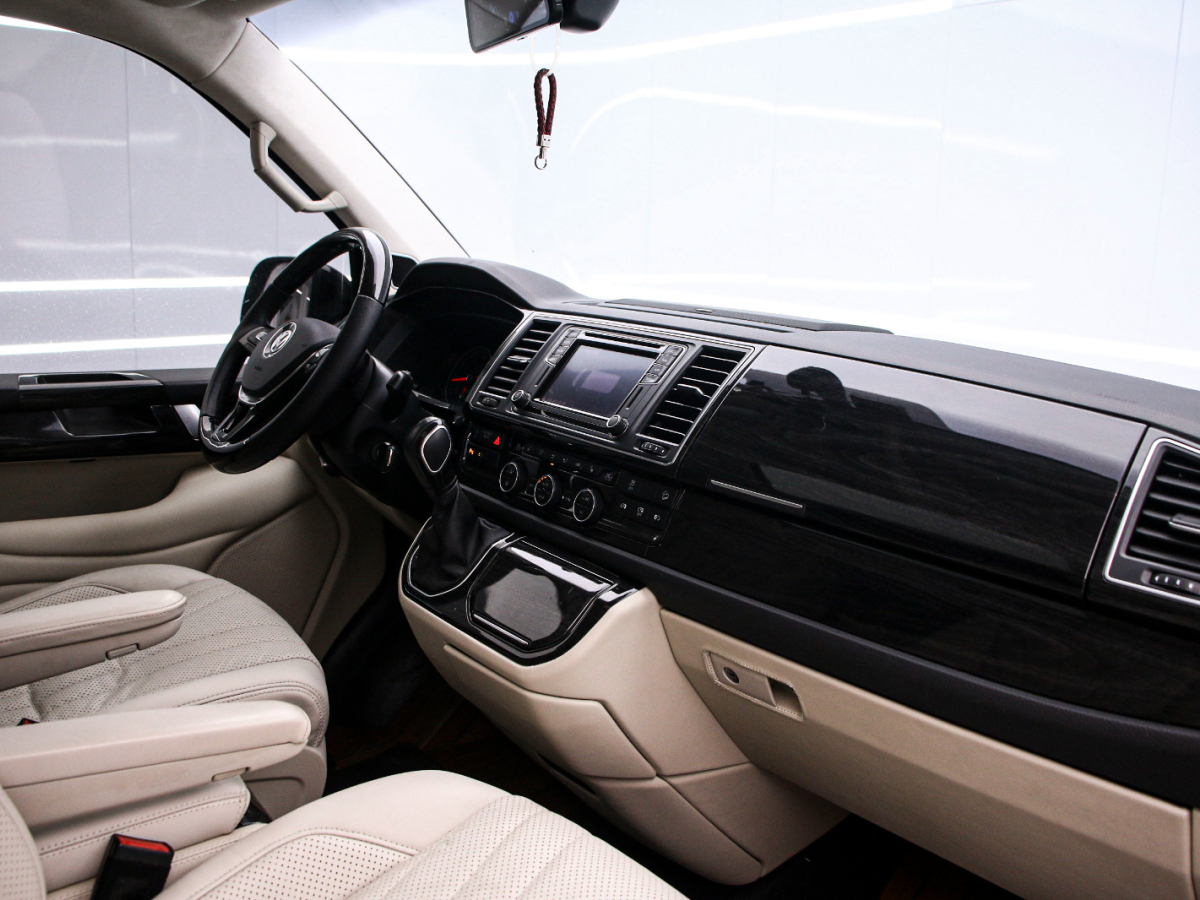 Volkswagen Multivan 2020 car image #5