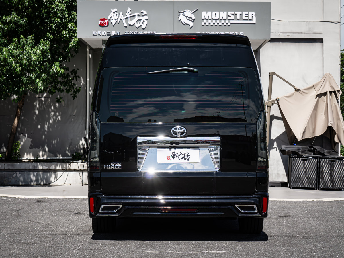 Toyota Hiace 2024 car image #5