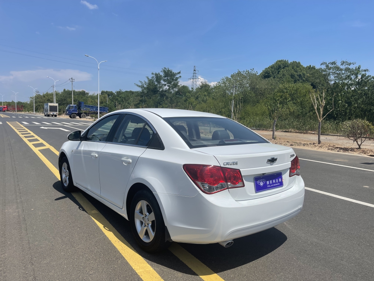 Chevrolet Cruze 2013 immagine di auto #5