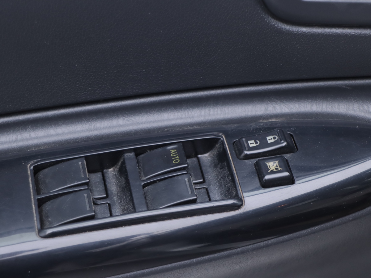 BYD F3 2015 car image #5