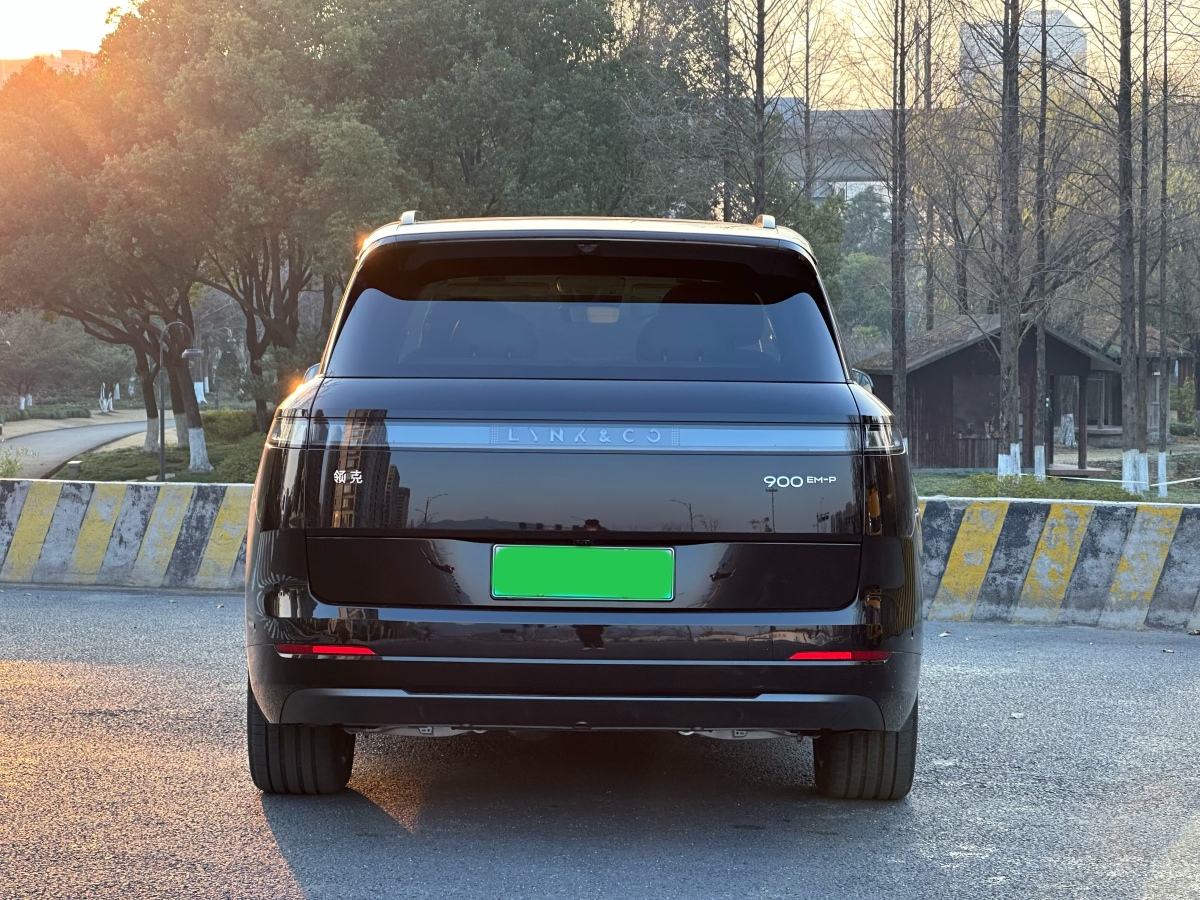 Lynk & Co 900 2025 car image #5