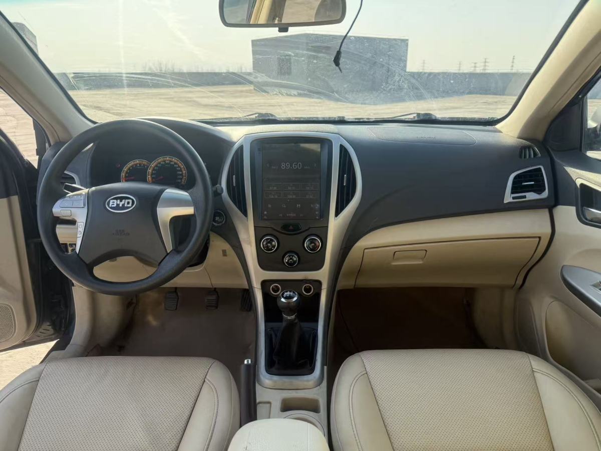 BYD F3 2014 car image #5