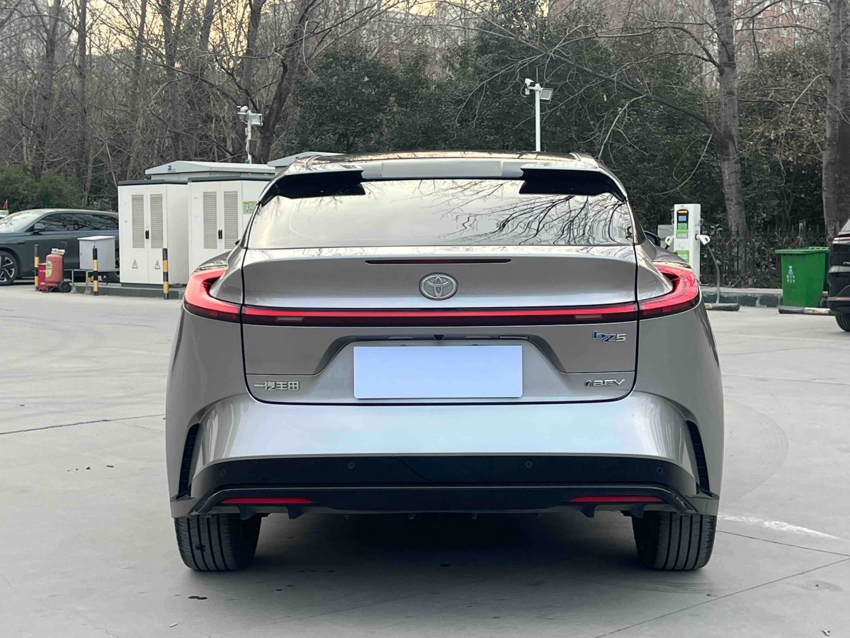 Toyota bZ5 2025 #5 Toyota bZ5 2025 car image #5