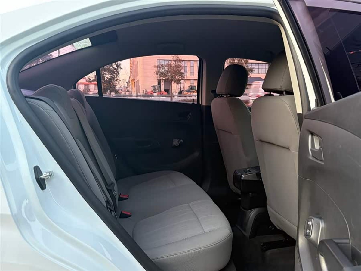 雪佛兰 爱唯欧 2014 汽车图片 #5