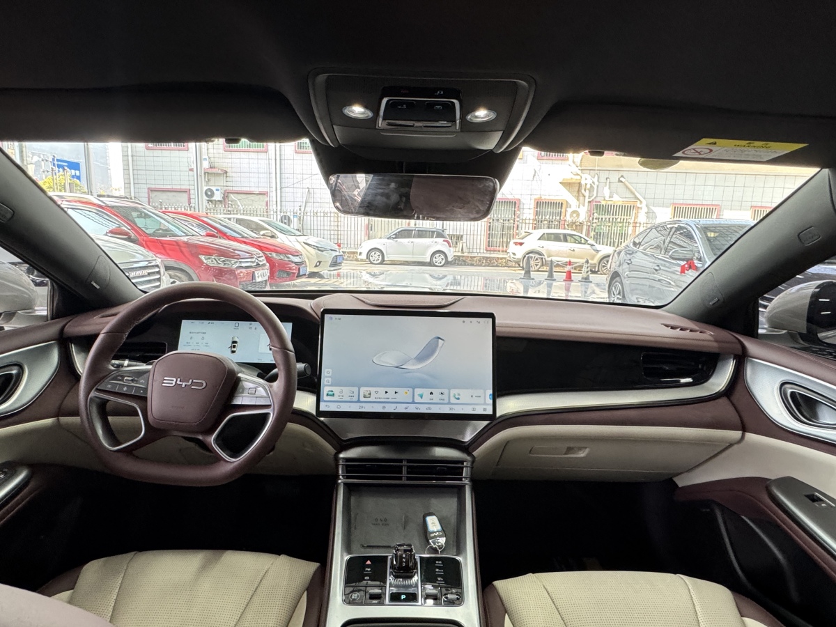 BYD Seal 07 DM-i 2025 immagine di auto #5