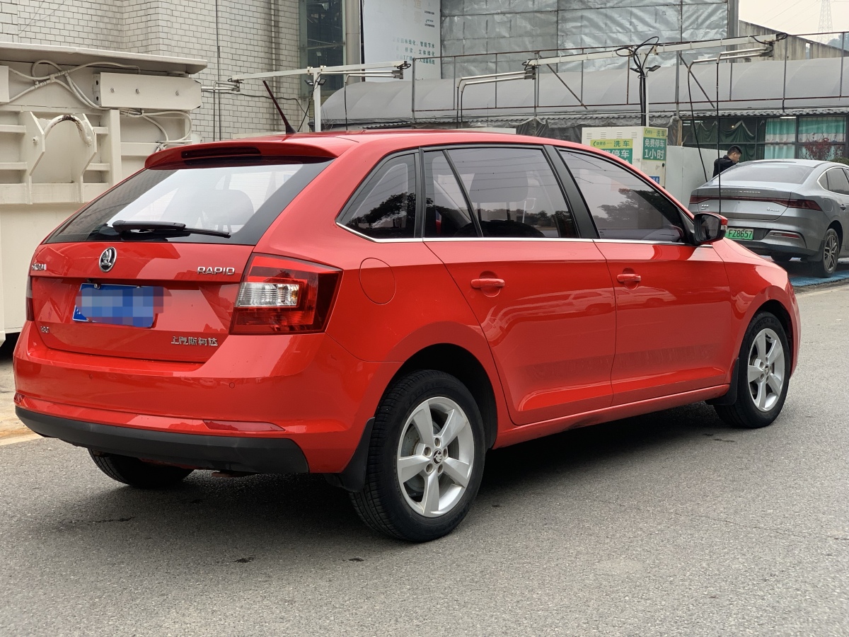 Skoda Rapid Spaceback 2018 car image #5