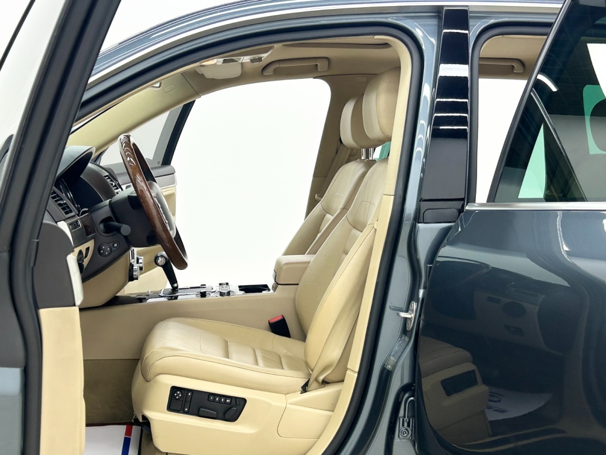 Volkswagen Touareg 2009 car image #5