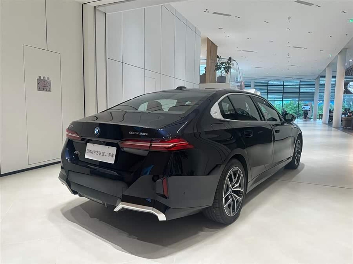 BMW i5 2024 car image #5