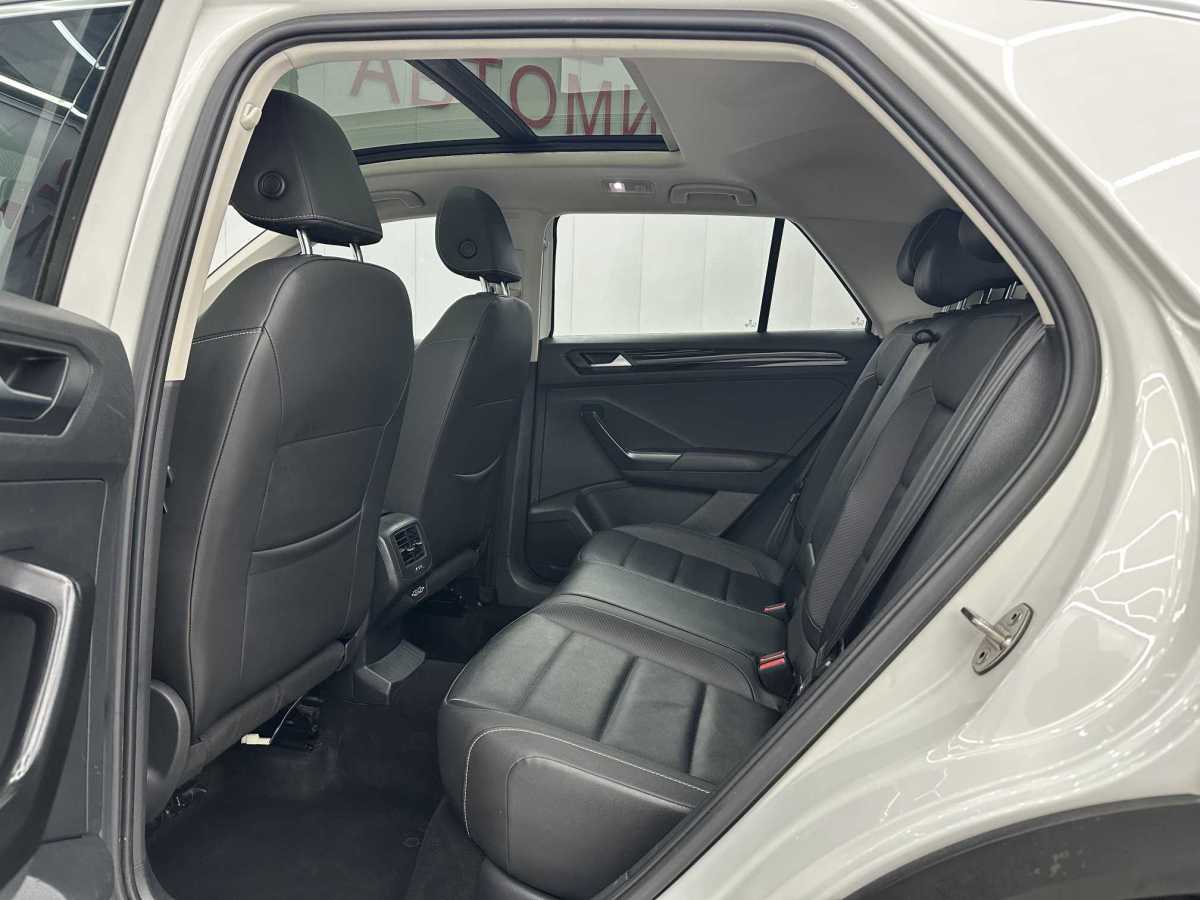 Volkswagen T-Roc 2022 car image #5