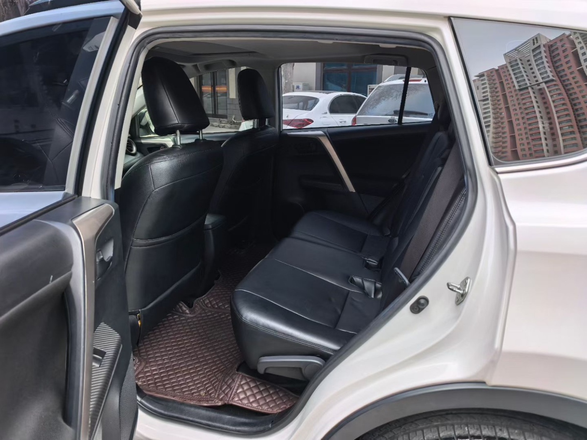 Toyota RAV4 2015 car image #5
