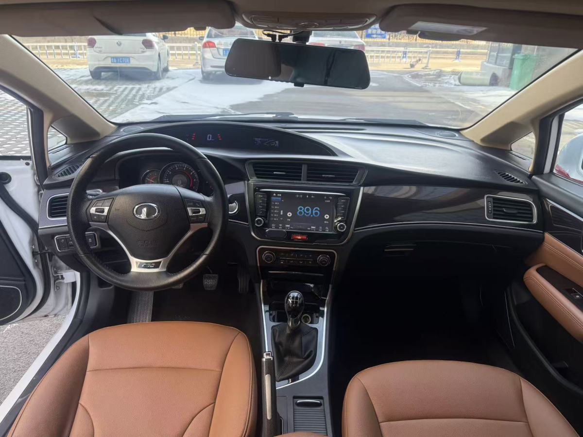 Great Wall C50 2015 car image #5