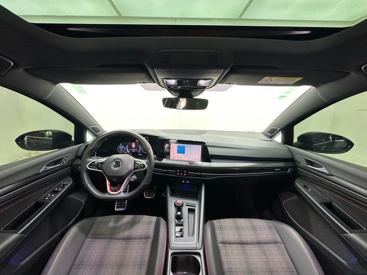 Volkswagen GolfGTI 2022 car image #5